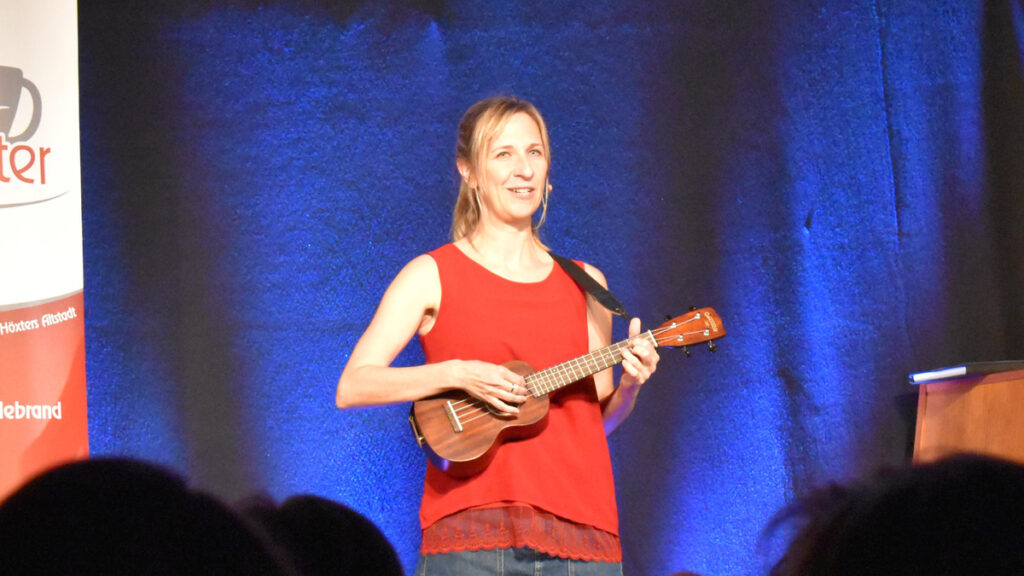 Sarah Hakenberg - Musikkabarett